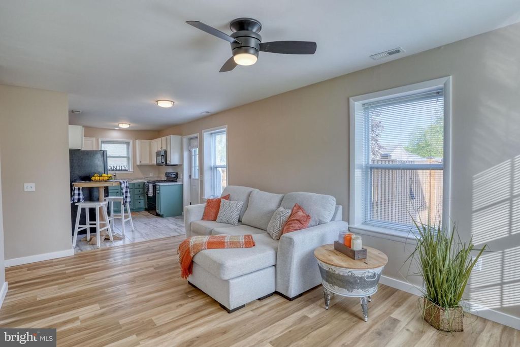 Image 5 of property listing at 11060 PLUM DR, Worton, MD 21678