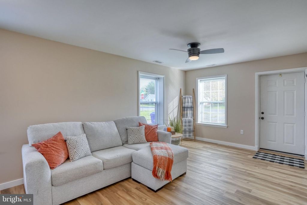 Image 6 of property listing at 11060 PLUM DR, Worton, MD 21678