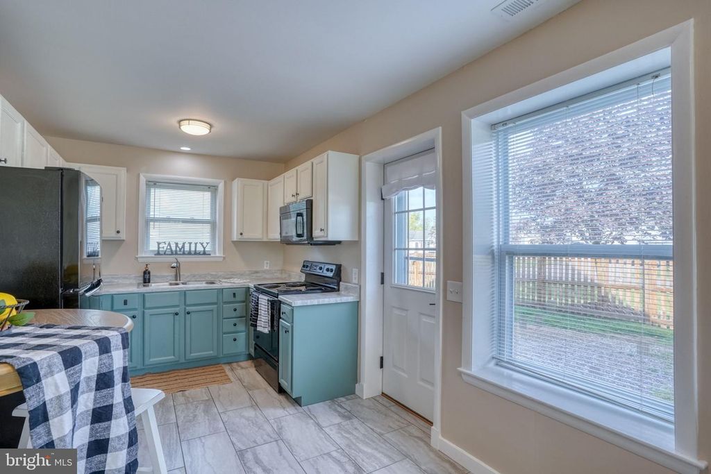 Image 9 of property listing at 11060 PLUM DR, Worton, MD 21678