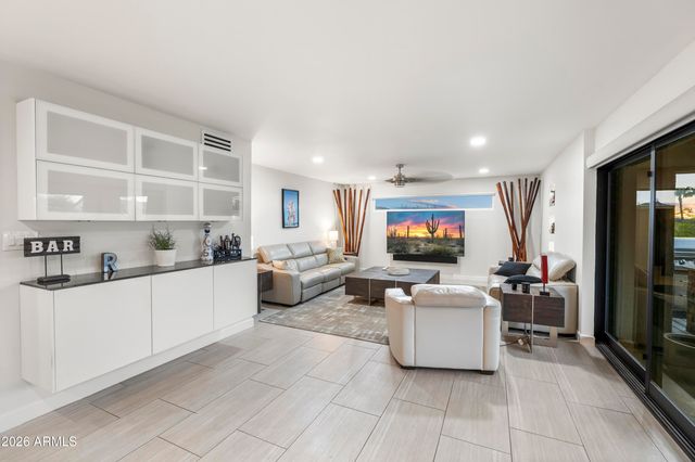 1136 E FOREST HILLS Drive, Phoenix, AZ 85022