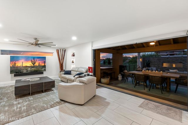 1136 E FOREST HILLS Drive, Phoenix, AZ 85022