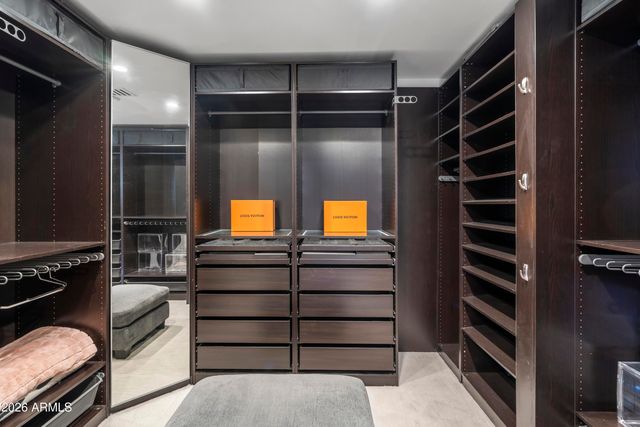 1136 E FOREST HILLS Drive, Phoenix, AZ 85022
