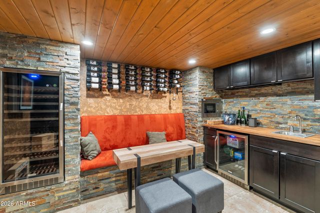 1136 E FOREST HILLS Drive, Phoenix, AZ 85022