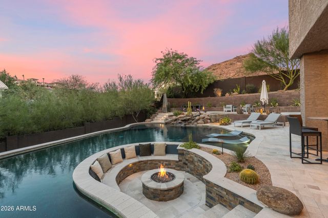 1136 E FOREST HILLS Drive, Phoenix, AZ 85022