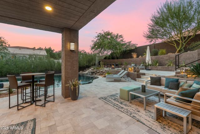 1136 E FOREST HILLS Drive, Phoenix, AZ 85022