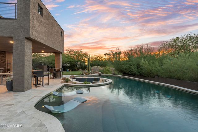 1136 E FOREST HILLS Drive, Phoenix, AZ 85022