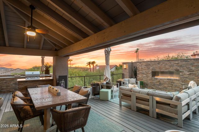 1136 E FOREST HILLS Drive, Phoenix, AZ 85022