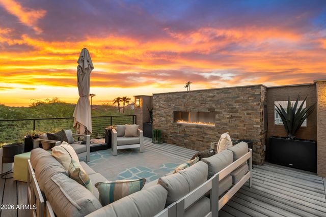 1136 E FOREST HILLS Drive, Phoenix, AZ 85022