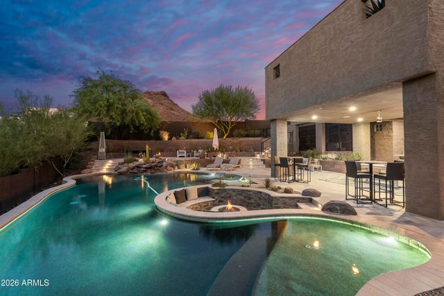 1136 E FOREST HILLS Drive, Phoenix, AZ 85022
