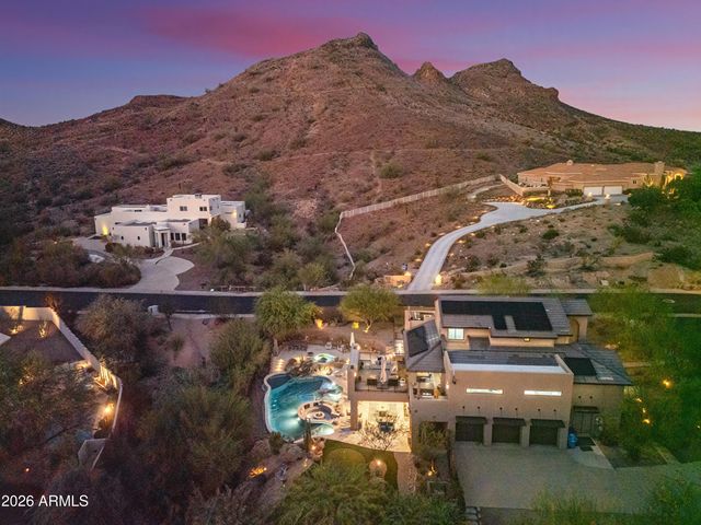 1136 E FOREST HILLS Drive, Phoenix, AZ 85022