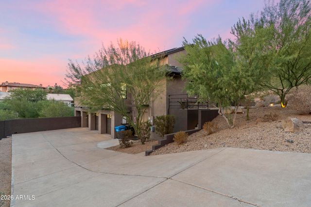 1136 E FOREST HILLS Drive, Phoenix, AZ 85022