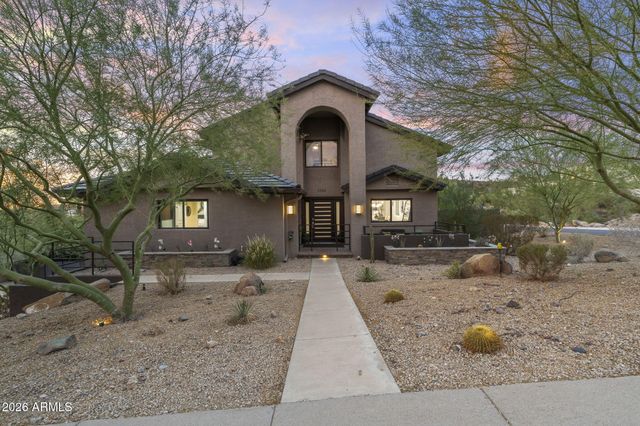 1136 E FOREST HILLS Drive, Phoenix, AZ 85022