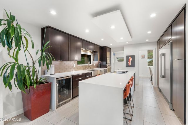 1136 E FOREST HILLS Drive, Phoenix, AZ 85022
