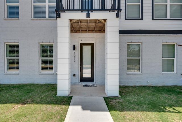 1072 Brookglynn Trace, Decatur, GA 30032