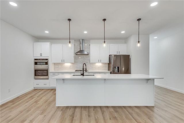 1072 Brookglynn Trace, Decatur, GA 30032