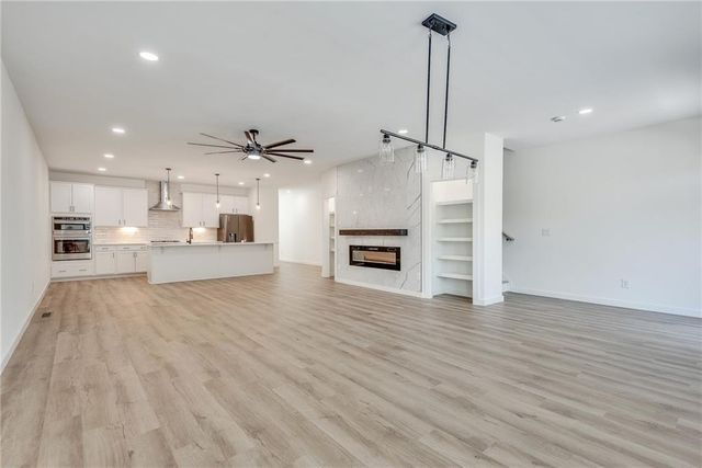 1072 Brookglynn Trace, Decatur, GA 30032