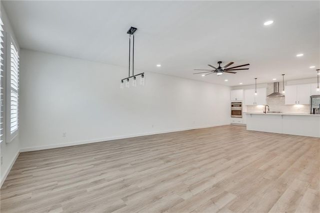 1072 Brookglynn Trace, Decatur, GA 30032