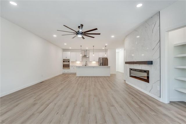 1072 Brookglynn Trace, Decatur, GA 30032