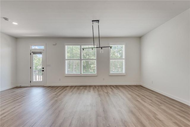 1072 Brookglynn Trace, Decatur, GA 30032