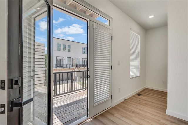 1072 Brookglynn Trace, Decatur, GA 30032