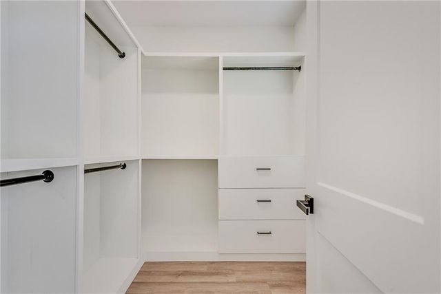 1072 Brookglynn Trace, Decatur, GA 30032