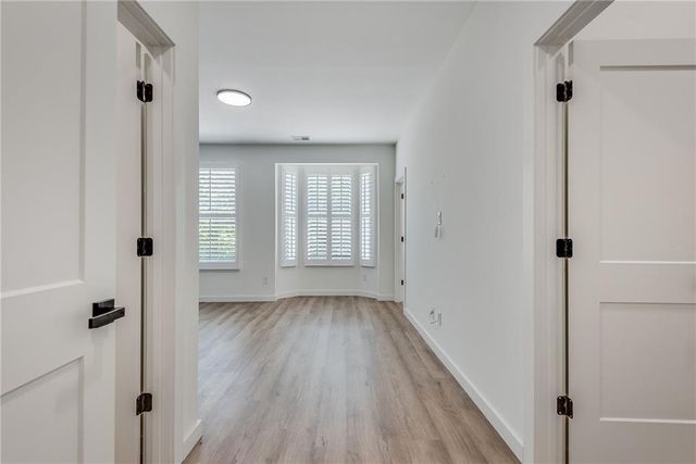 1072 Brookglynn Trace, Decatur, GA 30032