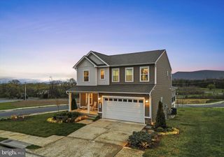 105 CEDAR SPRING DR, Strasburg, VA 22657