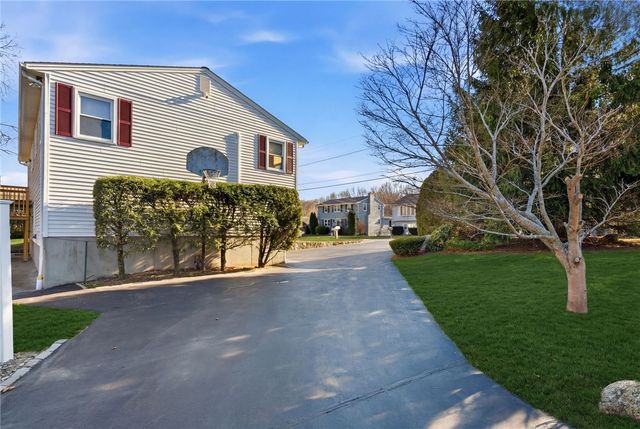 44 Village Avenue, Cranston, RI 02920