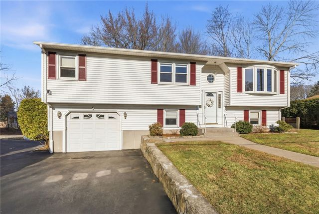 44 Village Avenue, Cranston, RI 02920