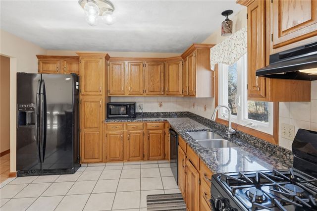 44 Village Avenue, Cranston, RI 02920