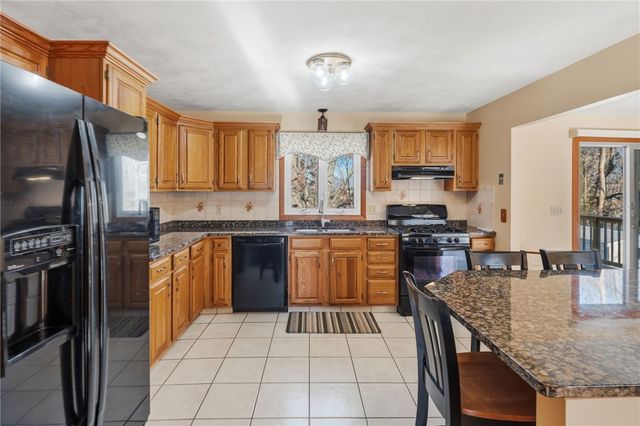 44 Village Avenue, Cranston, RI 02920