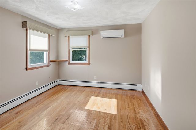 44 Village Avenue, Cranston, RI 02920