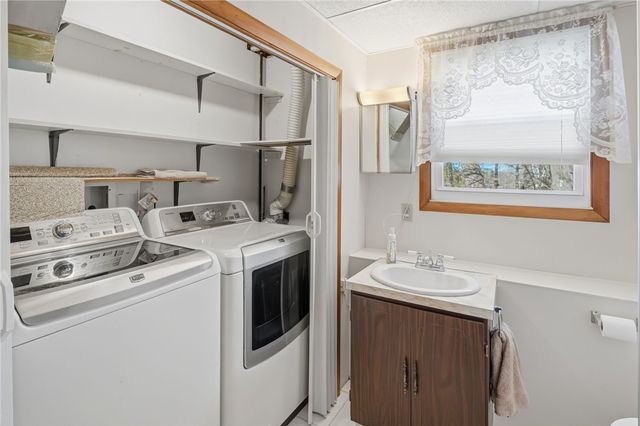 44 Village Avenue, Cranston, RI 02920