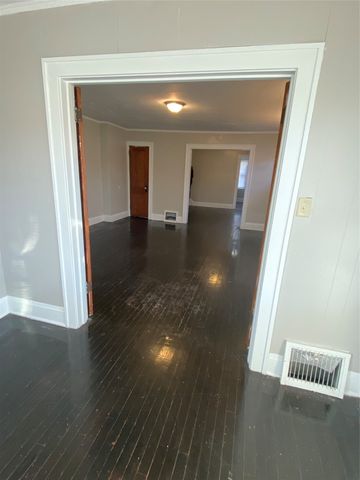 1527 Forest Avenue, Des Moines, IA 50314