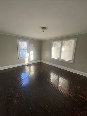1527 Forest Avenue, Des Moines, IA 50314