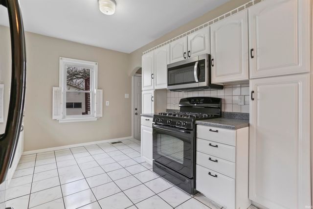 404 Wedeking Avenue, Evansville, IN 47711