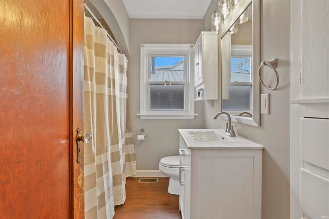 404 Wedeking Avenue, Evansville, IN 47711