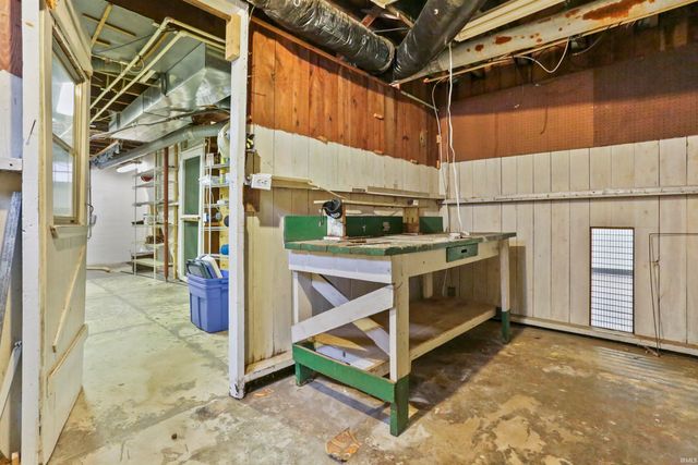 404 Wedeking Avenue, Evansville, IN 47711