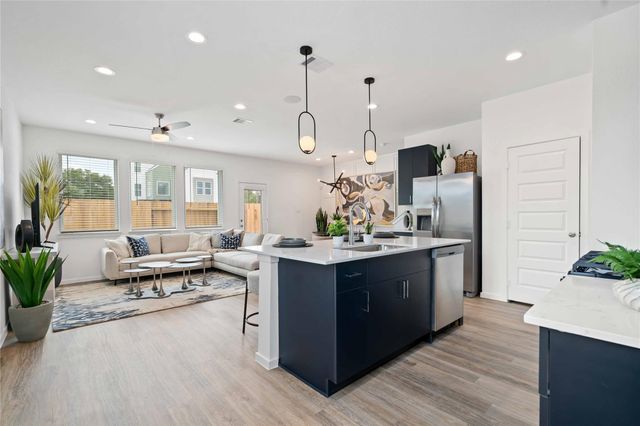 7813 Inwood Hills Lane, Houston, TX 77088