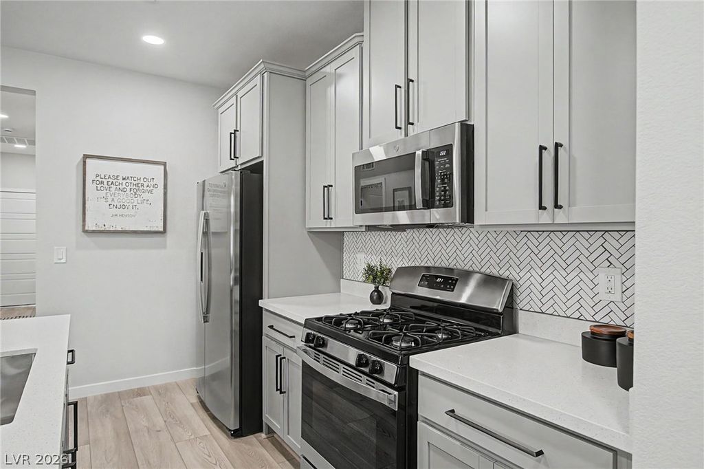 Image 12 of property listing at 9386 Sequoia Ridge Avenue, Las Vegas, NV 89143