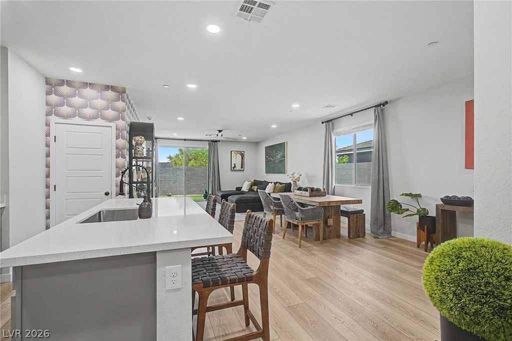 Image 14 of property listing at 9386 Sequoia Ridge Avenue, Las Vegas, NV 89143