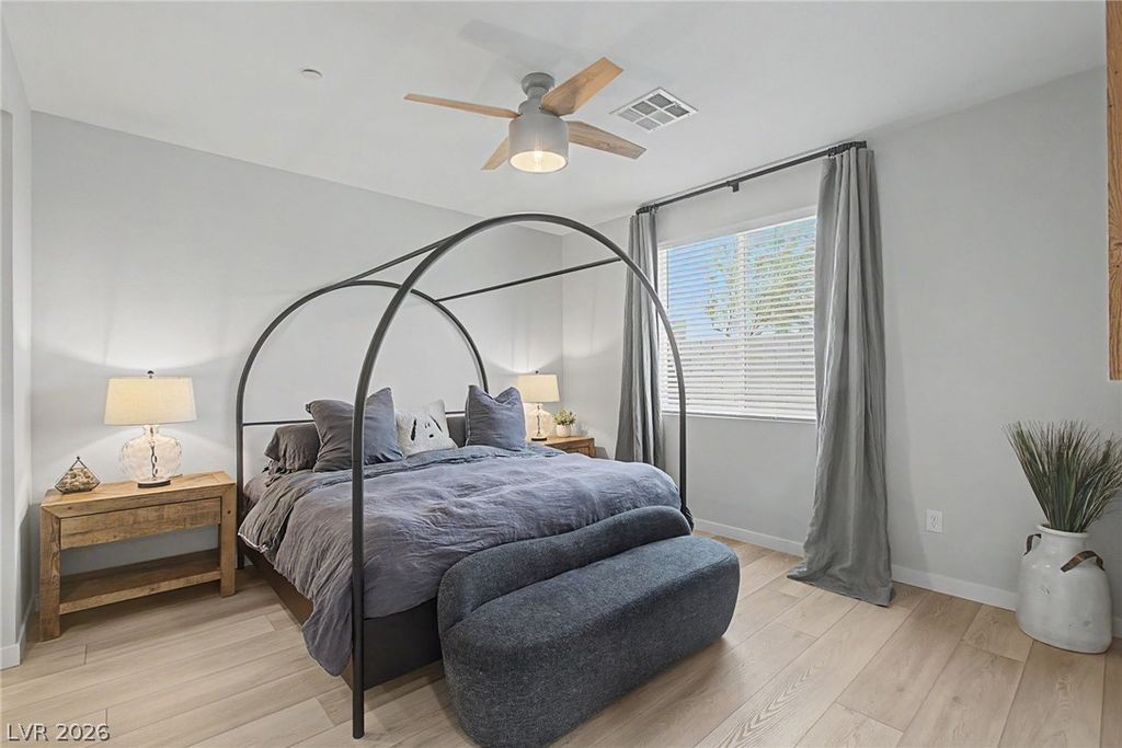 Image 18 of property listing at 9386 Sequoia Ridge Avenue, Las Vegas, NV 89143