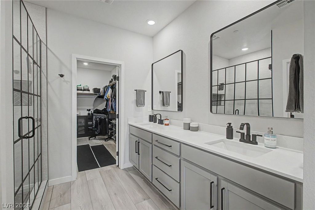 Image 20 of property listing at 9386 Sequoia Ridge Avenue, Las Vegas, NV 89143