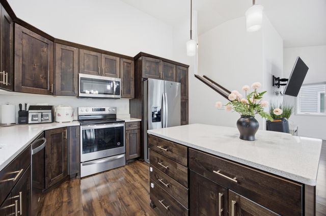 6604 28th Street S, Fargo, ND 58104