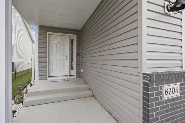 6604 28th Street S, Fargo, ND 58104