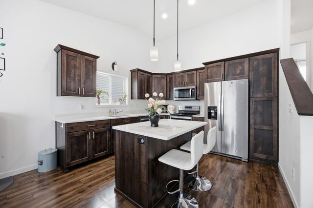 6604 28th Street S, Fargo, ND 58104