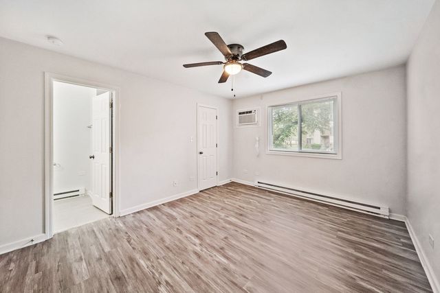 170 S Waters Edge Drive S 102, Glendale Heights, IL 60139
