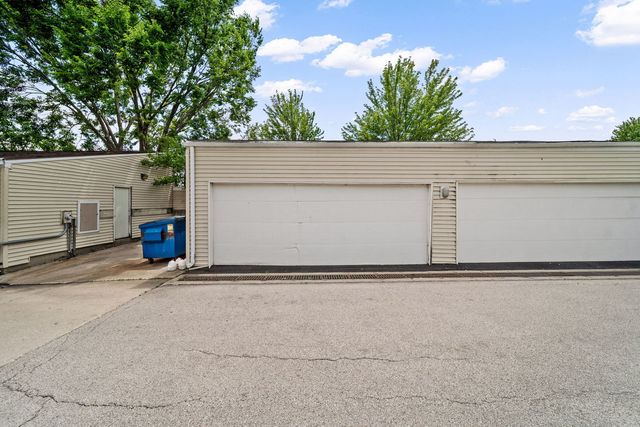 170 S Waters Edge Drive S 102, Glendale Heights, IL 60139