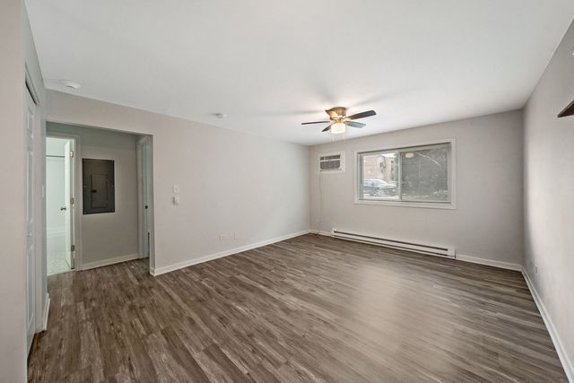 170 S Waters Edge Drive S 102, Glendale Heights, IL 60139