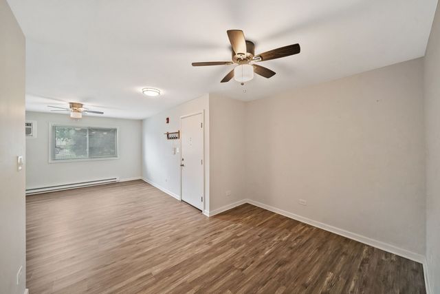 170 S Waters Edge Drive S 102, Glendale Heights, IL 60139